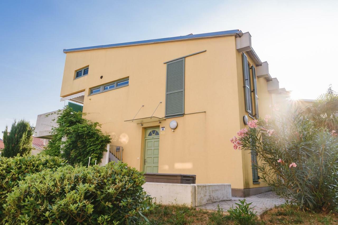 Apartma Joy - Private Beach Apartment Ankaran Exterior foto